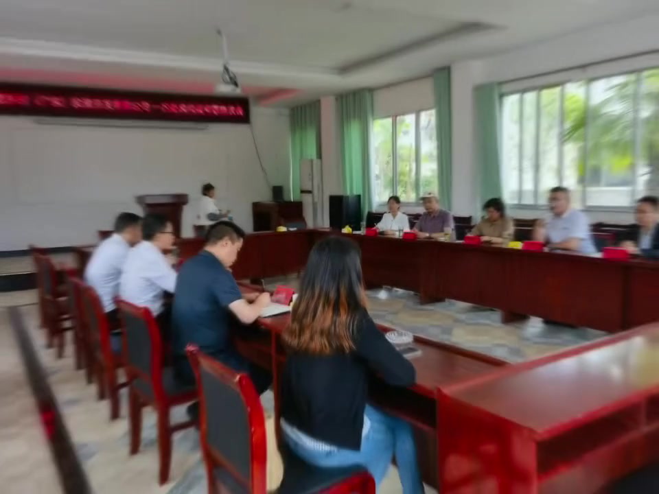 美丽乡村罗董事长应贵州凤冈政府邀请考察凤冈茶叶产业。